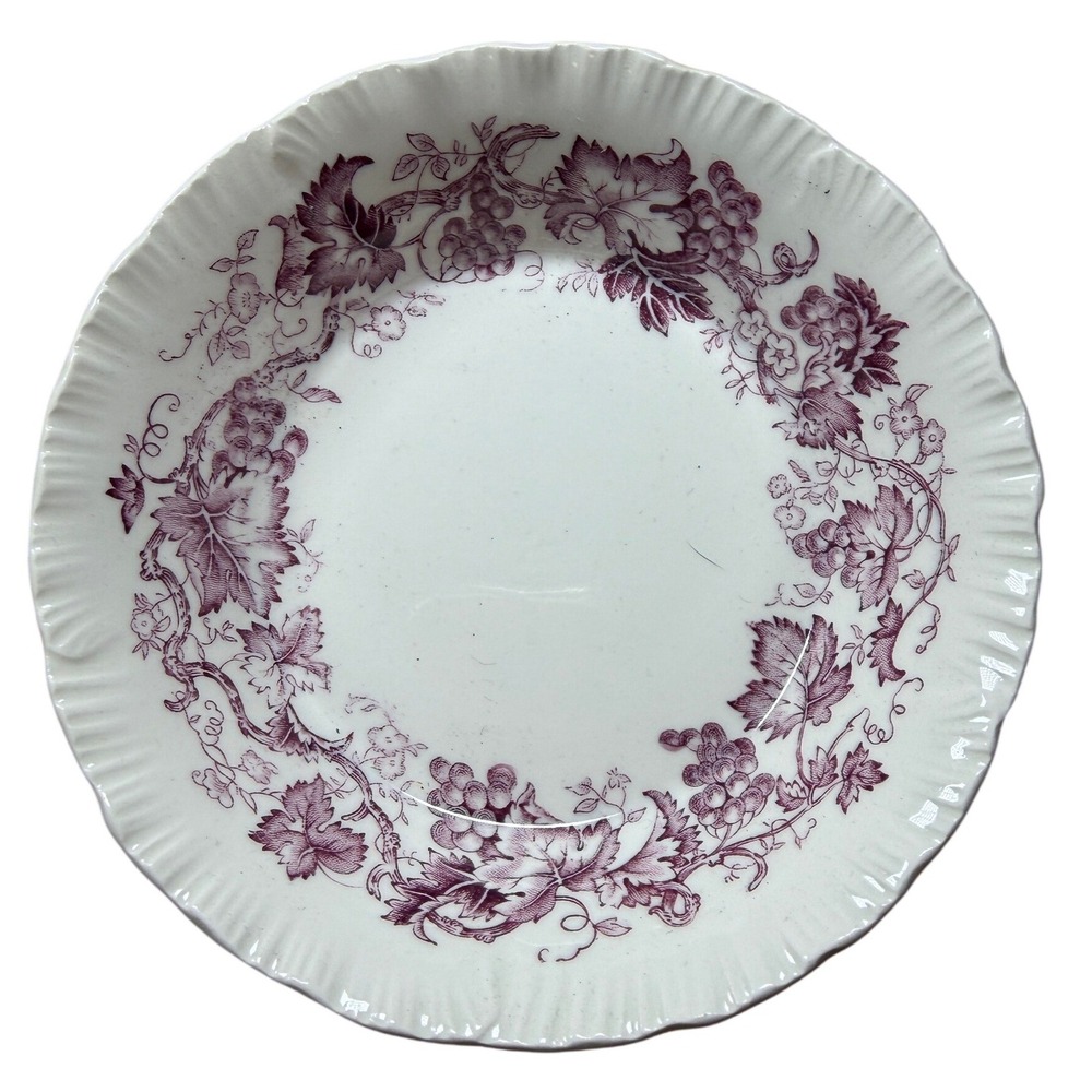 Wedgwood Old Vine Etruria Barlaston Mulberry Purple Grape Berry Bowl 5.25"